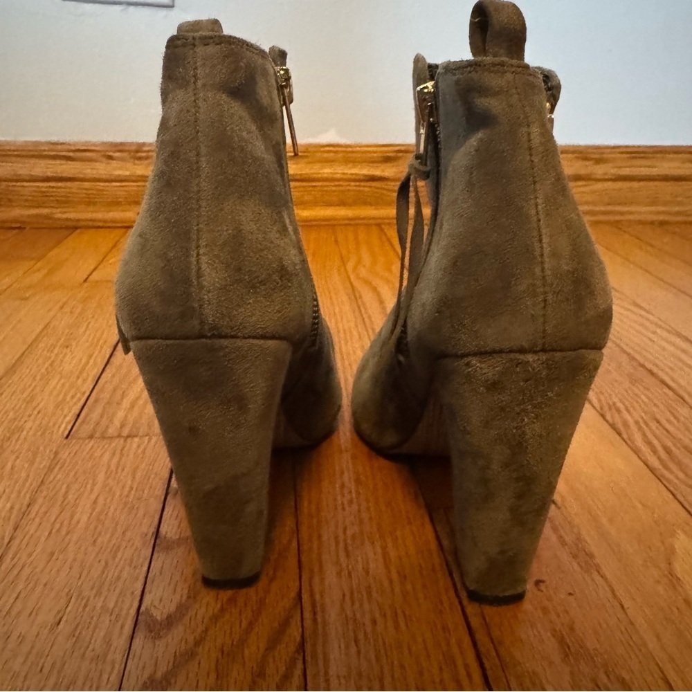 Steve Madden Jannyce Taupe Suede Leather Ankle Boots - Picture 10 of 11